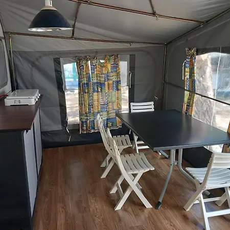 Caravan Near The Sea 4 キャンプ場