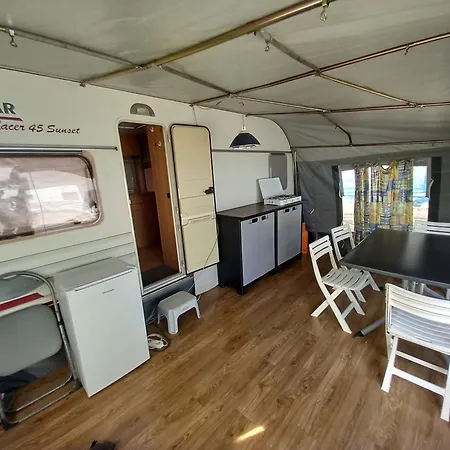 Caravan Near The Sea 4 Campsite *