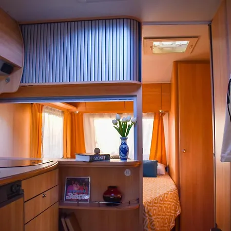 Caravan Near The Sea 4 * ウグリャン