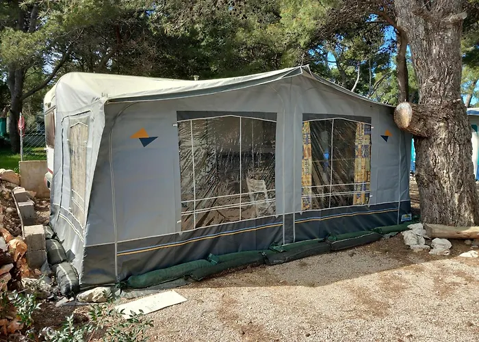 Caravan Near The Sea 4 Camping